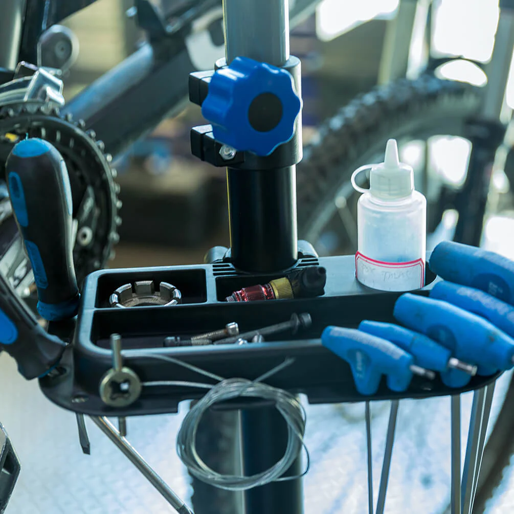 Adjustable Telescopic Bike Repair Stand - Image 11