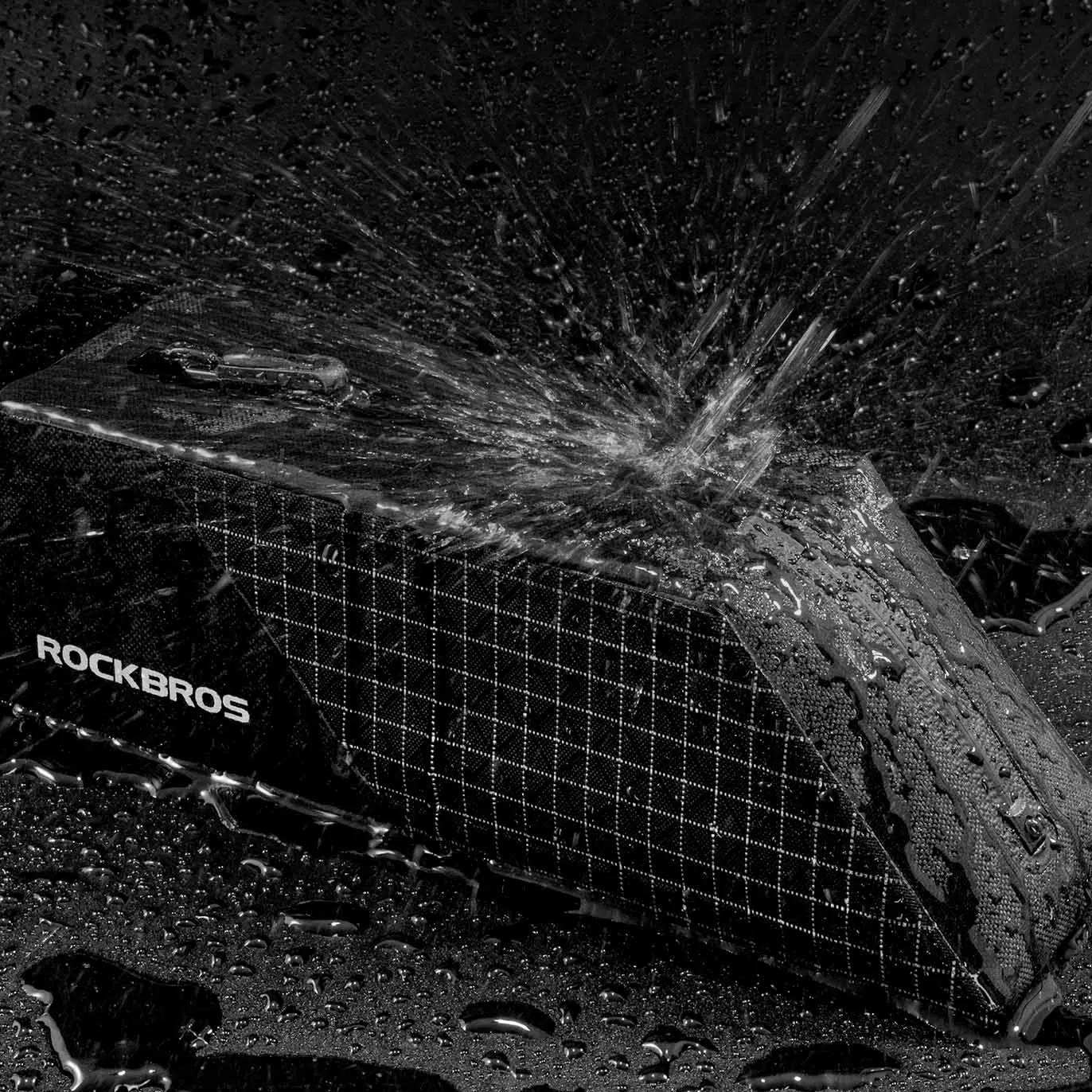 Fully Waterproof Aerodynamic Bike Top Tube Bag - 0.6L - Image 5