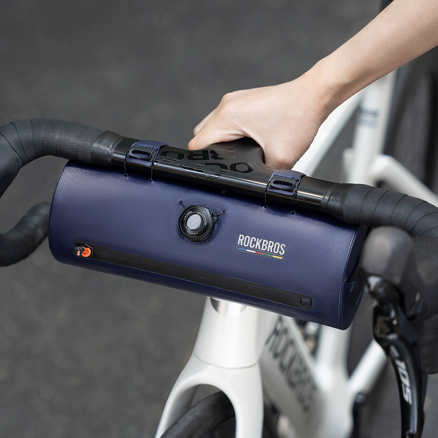 ROAD TO SKY Bike Handlebar Bag 100% Waterproof 2L - Image 4